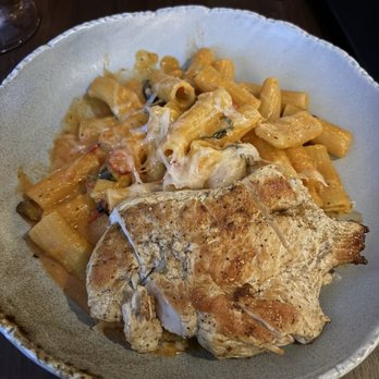 Queens Harbour - Spicy Rigatoni Alla Vodka + chicken $23 + $8 - Mediterranean Near Me - Toronto, Ontario