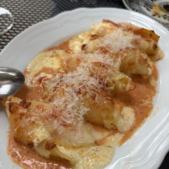 Dimmi Dimmi Corner Italian - spicy vodka stuffed shells - Italian Near Me - Chicago, Illinois Dimmi Dimmi Corner Italian - spicy vodka stuffed shells - Italian Near Me - Chicago, Illinois