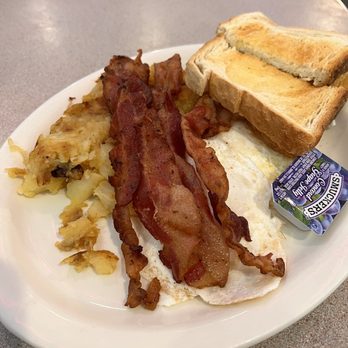 West Haven Duchess Dineraunt - 2 Eggs over medium , hash browns , bacon - Diners Near Me - West Haven, Connecticut West Haven Duchess Dineraunt - 2 Eggs over medium , hash browns , bacon - Diners Near Me - West Haven, Connecticut
