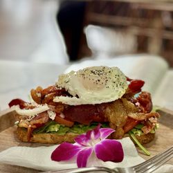 Sisters Cafe Shop - Avocado Toast Sandwich