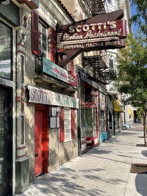 Scotti's Italian Restaurant by null