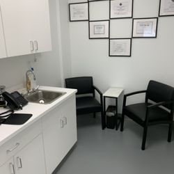 Jill's Genuine Care Pharmacy - Immunization room