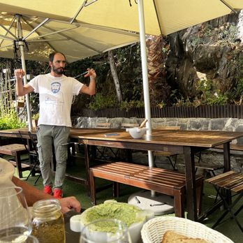 Nessun Dorma - Pesto making - Tapas/Small Plates Near Me - Manarola, SP