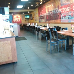Pizza Hut - Dining area