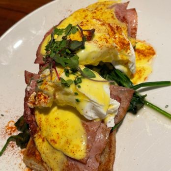Sibling by Pushkin's - Eggs Benedict - New American Near Me - Sacramento, California Sibling by Pushkin's - Eggs Benedict - New American Near Me - Sacramento, California