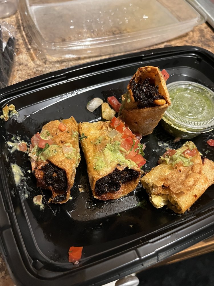 THE CHEESECAKE FACTORY Updated August 2024 365 Photos & 329 Reviews