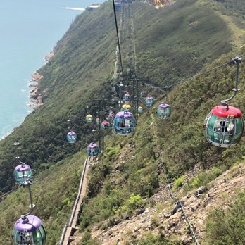 香港海洋公園 - Crazy long cable car - Aquariums Near Me - Hong Kong, HK