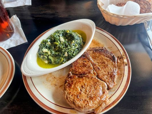 Demos' Restaurant by null