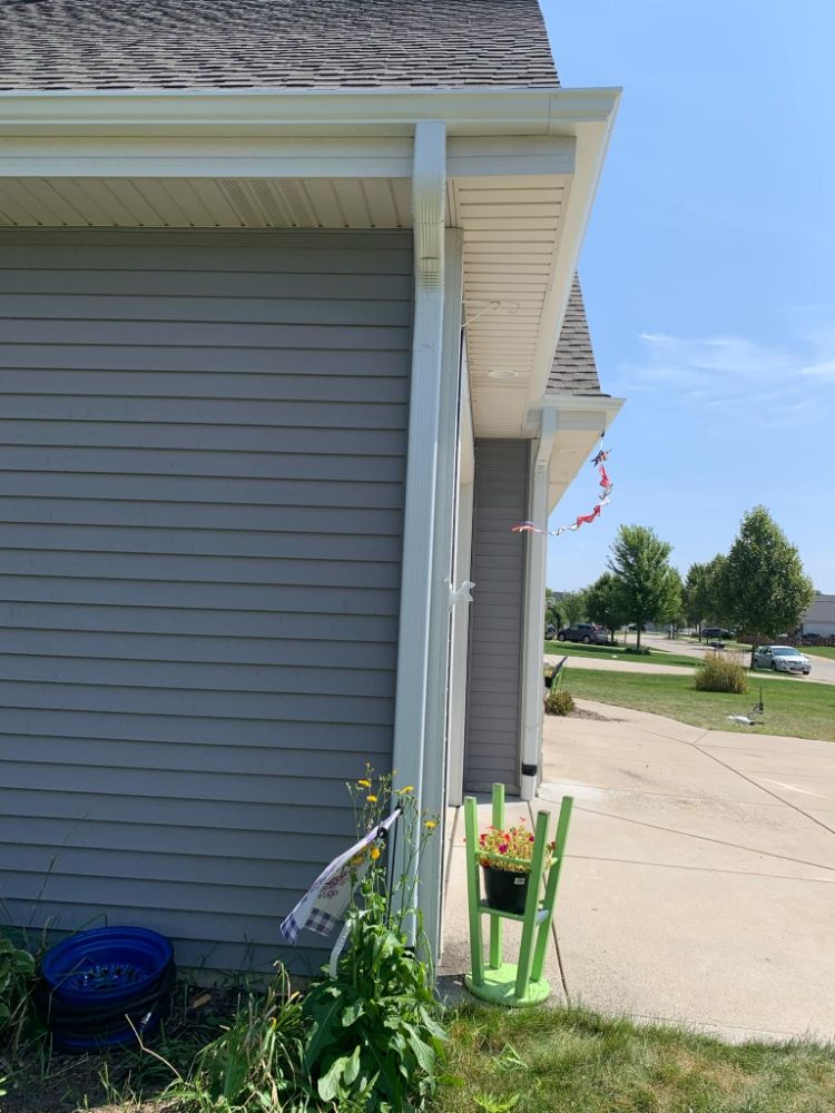 Slide of Triple GGG's Seamless Gutters