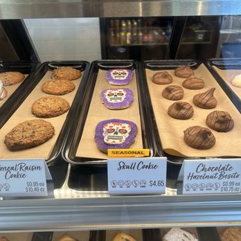 Porto's Bakery and Cafe - Bakeries Near Me - Northridge, California