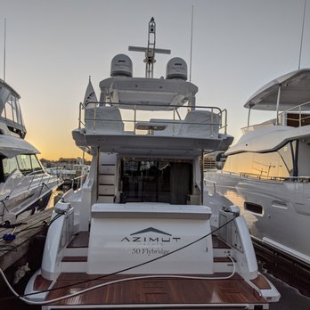 Deckhand Detailing - Feast your eyes on this gorgeous sunset and new 50 Azimut (freshly detailed yesterday)! - Boat Repair Near Me - Seattle, Washington Deckhand Detailing - Feast your eyes on this gorgeous sunset and new 50 Azimut (freshly detailed yesterday)! - Boat Repair Near Me - Seattle, Washington