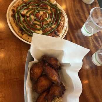 Ola Brew - chicken wing and pizza - Breweries Near Me - Kailua-kona, Hawaii