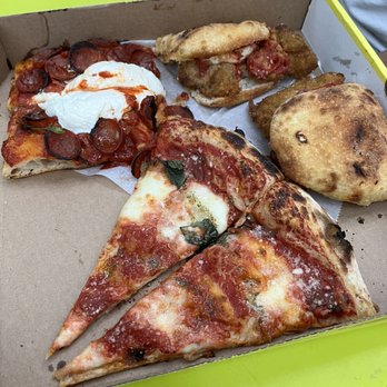 Unregular Pizza - Unmargherita Pizza, Burrapizza Cafonata, Chicken Parm Sandwich - Pizza Near Me - New York, New York Unregular Pizza - Unmargherita Pizza, Burrapizza Cafonata, Chicken Parm Sandwich - Pizza Near Me - New York, New York