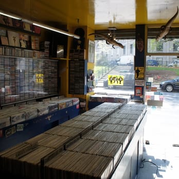 Crocodisc - Vinyl Records Near Me - Paris, 75