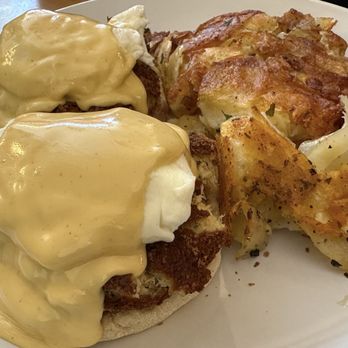 Cafe M - Crab Benedict - Breakfast & Brunch Near Me - Berkeley, California