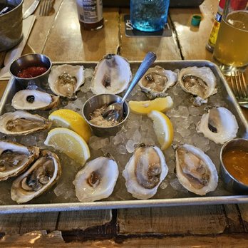 Peacemaker Lobster and Crab - Three varieties of a dozen East Coast oysters, four each. - Seafood Near Me - Saint Louis, Missouri Peacemaker Lobster and Crab - Three varieties of a dozen East Coast oysters, four each. - Seafood Near Me - Saint Louis, Missouri