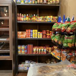 La Campiña Salvadoreña Restaurante - More salvadorean items you can purchase