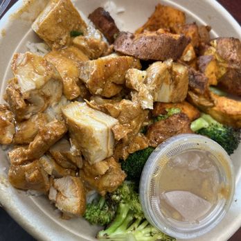 Bolay - Regular Bol - Jasmine Rice, Roasted Sweet Potato's, broccoli, teriyaki chicken, and habanero sauce - New American Near Me - Miami Lakes, Florida Bolay - Regular Bol - Jasmine Rice, Roasted Sweet Potato's, broccoli, teriyaki chicken, and habanero sauce - New American Near Me - Miami Lakes, Florida