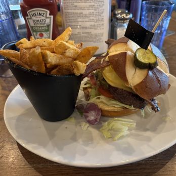 49th State Brewing - Anchorage - Yak Burger - Breweries Near Me - Anchorage, Alaska