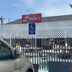 Linda’s Diner - Beware food safety not followed here!