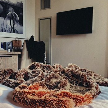 The New York EDITION - Fluffy blanket - Hotels Near Me - New York, New York The New York EDITION - Fluffy blanket - Hotels Near Me - New York, New York