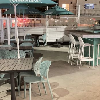 Everytable - Outdoor seating - Salad Near Me - Los Angeles, California