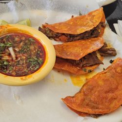 Crazy Chicken - Quesabirrias