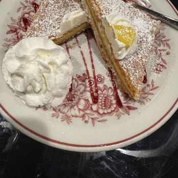 Robin's Nest Restaurant - Lemon Bar - New American Near Me - Mount Holly, New Jersey Robin's Nest Restaurant - Lemon Bar - New American Near Me - Mount Holly, New Jersey