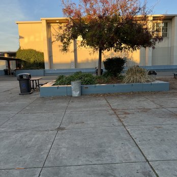 San Leandro High School - Middle Schools & High Schools Near Me - San Leandro, California San Leandro High School - Middle Schools & High Schools Near Me - San Leandro, California