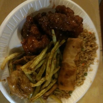 Pham's Rice Bowl - Seasame chicken, green bean chicken and fried rice - Vietnamese Near Me - Minneapolis, Minnesota
