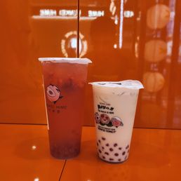 (Left) Peach Strawberry Iced Tea (Right) BH Signature Pearl Milk Tea