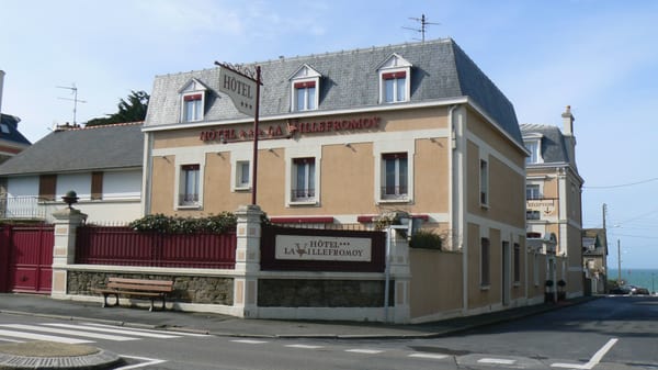 AR INIZ - Hôtel restaurant by null