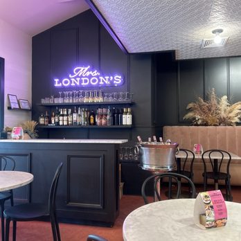 Mrs London’s - Cafes Near Me - Westport, Connecticut