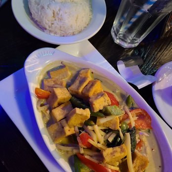 Chiang Mai Thai Noodle - Green Curry w Tofu - Thai Near Me - Indianapolis, Indiana