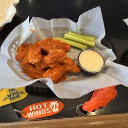 The Donkey - 10 wings Original Donkey Sauce