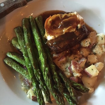 Altitude Restaurant - Steak tenderloin with potatoes and asparagus. - New American Near Me - Welches, Oregon Altitude Restaurant - Steak tenderloin with potatoes and asparagus. - New American Near Me - Welches, Oregon
