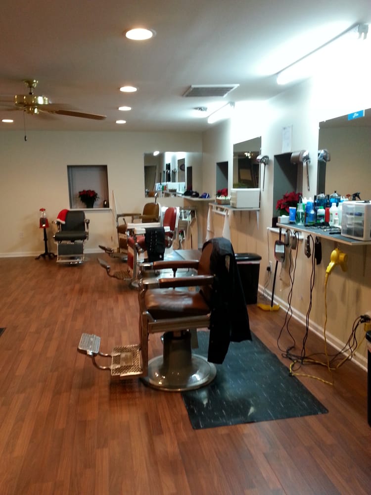 JENS BARBERS SHOP Updated October 2024 10 Photos 1 S Mauldin Ave