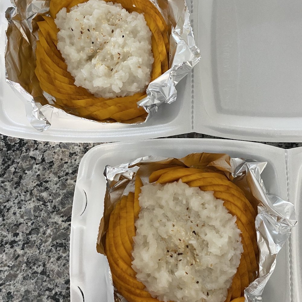 Spice Thai Cafe - Mango Sweet Sticky Rice with Mango - Thai Near Me - Allen, Texas