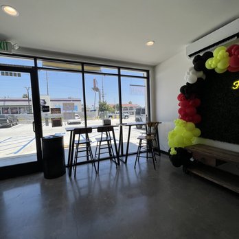 Fit Sips - Seating by the door - Coffee & Tea Near Me - La Mirada, California