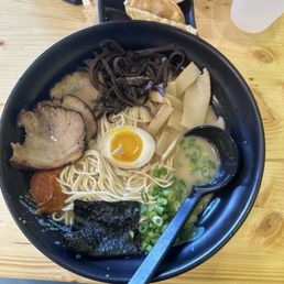 Tonkotsushoyu w/ Pork