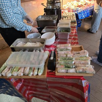 Le Resto - Spring rolls and soup selection - Sushi Bars Near Me - New Castle, Pennsylvania