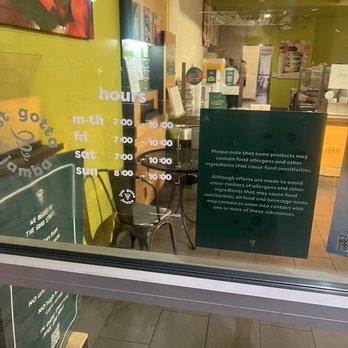 Jamba - Closed at 9:25pm but hours of operation say 10pm - Juice Bars & Smoothies Near Me - Fontana, California