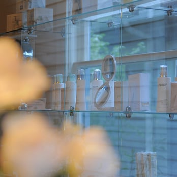 Stacya Silverman - Pevonia, Ultra Tweezers, Juliet Roger Jewelry - Skin Care Near Me - Seattle, Washington Stacya Silverman - Pevonia, Ultra Tweezers, Juliet Roger Jewelry - Skin Care Near Me - Seattle, Washington