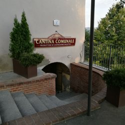 Cantina Comunale - Entrance to la cantina