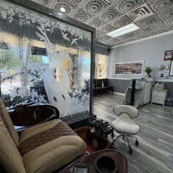 Lovely Nails - View of the foyer from the pedicure chairs