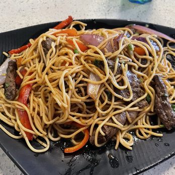 Micas - Tallarin Saltado de Carne dinner size - Peruvian Near Me - Rancho Cucamonga, California