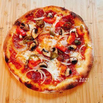 Cooking - Nr. 10 Pizza GeKo Salami, Champignons, Zwiebeln, Paprika, Jalapeños, Mozzarella und Parmesan... - Northern German Near Me