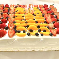 Spike's Cake Shop - Tres Leches Cake with fruit topping, half sheet.