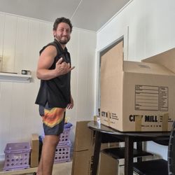 Lucky's Delivery & Moving Services - Team lead, Kai