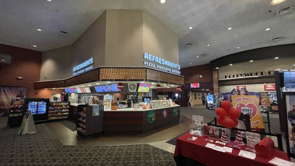 Marcus Oakdale Cinema by null